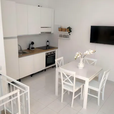 Soleil Con Piscina E Campo Da Tennis Condominiale וילסימיוס