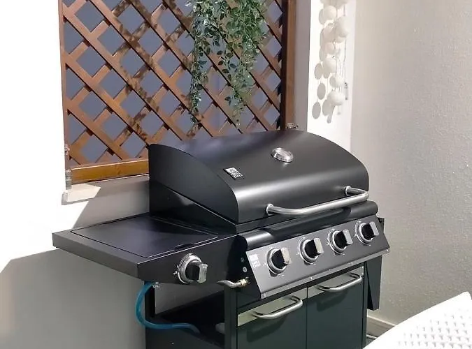 Soleil Con Piscina E Campo Da Tennis Condominiale Holiday home *