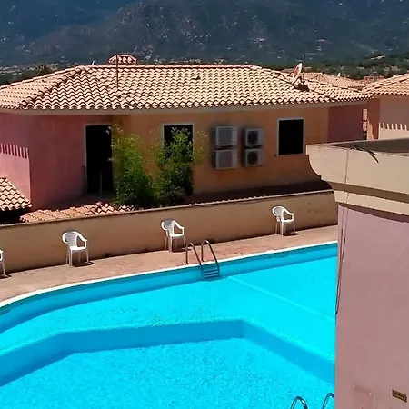 Con Piscina E Campo Da Tennis Condominiale Casa vacanze *