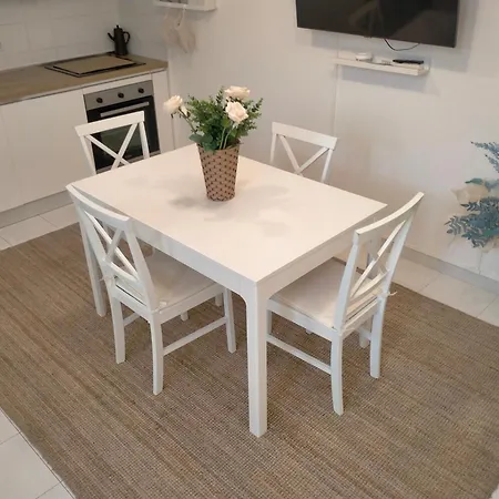 Soleil Con Piscina E Campo Da Tennis Condominiale Вилласимиус