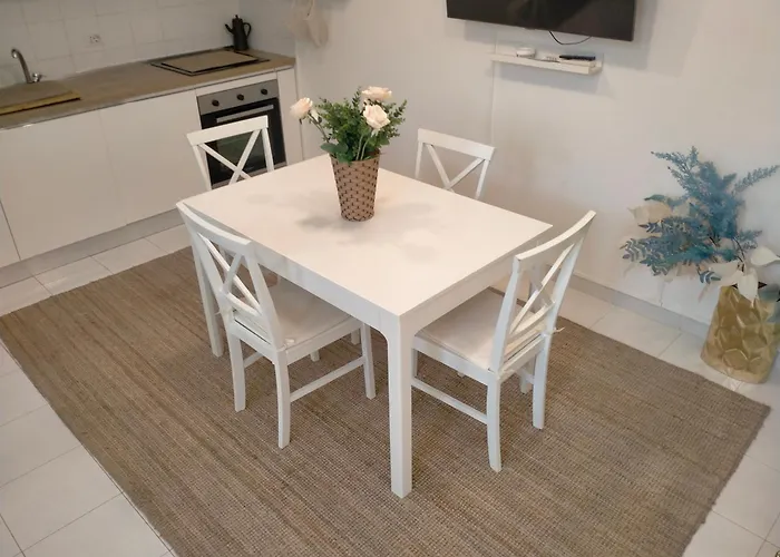 Soleil Con Piscina E Campo Da Tennis Condominiale Вилласимиус